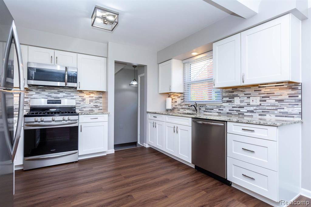 9648 STERLING Avenue, Allen Park, MI 48101 — Photo 11