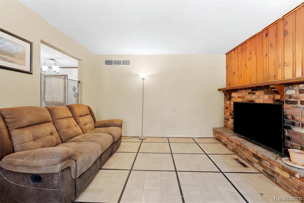 5189 Otsego Street, Burton, MI 48509 — Photo 12