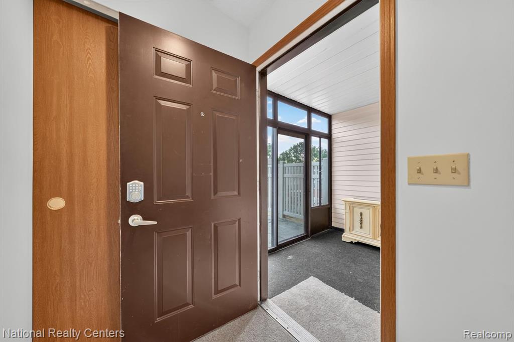 61171 Greenwood Drive, South Lyon, MI 48178 — Photo 6