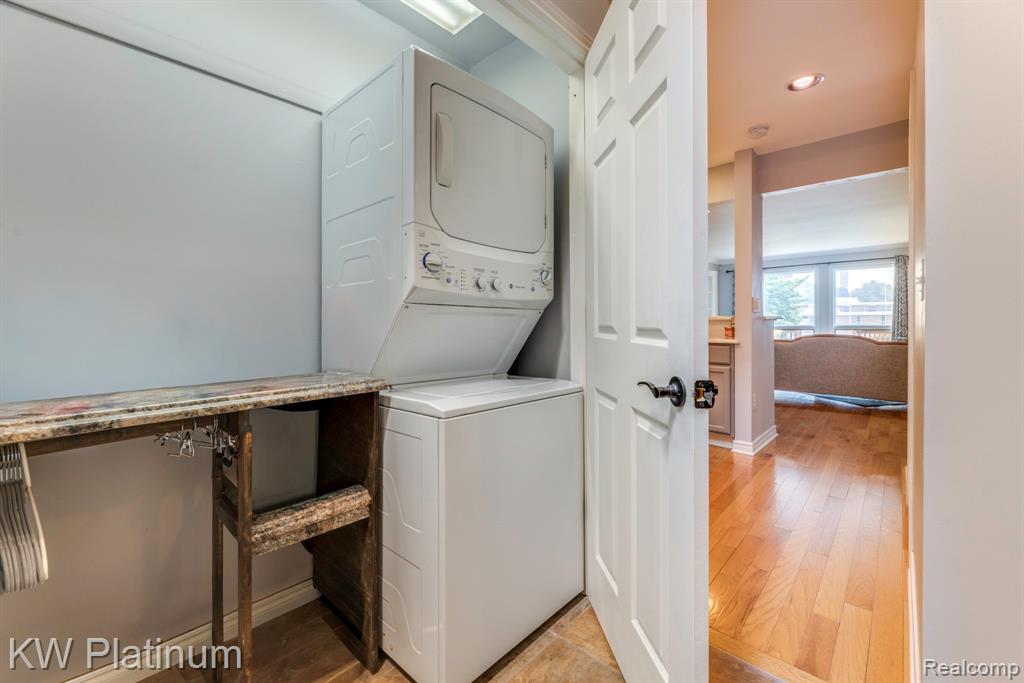 819 E Pointe, Port Huron, MI 48060 — Photo 26