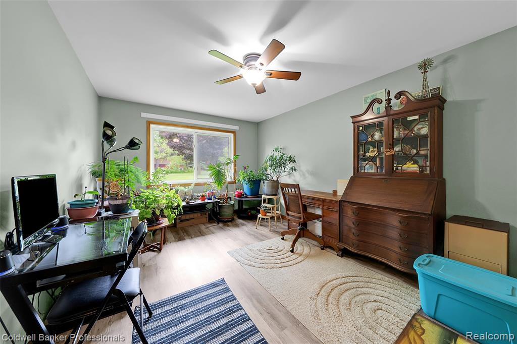 60 E Oakwood Road, Oxford, MI 48371 — Photo 13