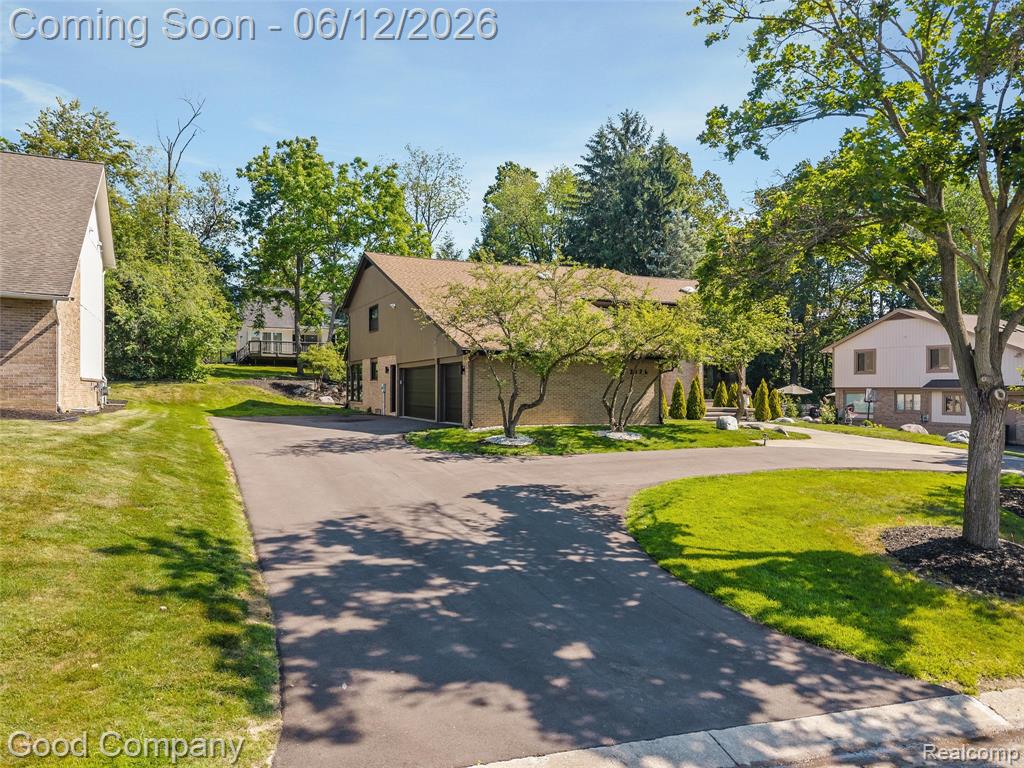 3176 Chambord Drive, West Bloomfield, MI 48323 — Photo 65