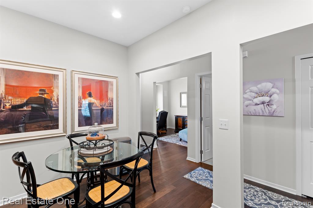 41694 MAGNOLIA Court, Novi, MI 48377 — Photo 5