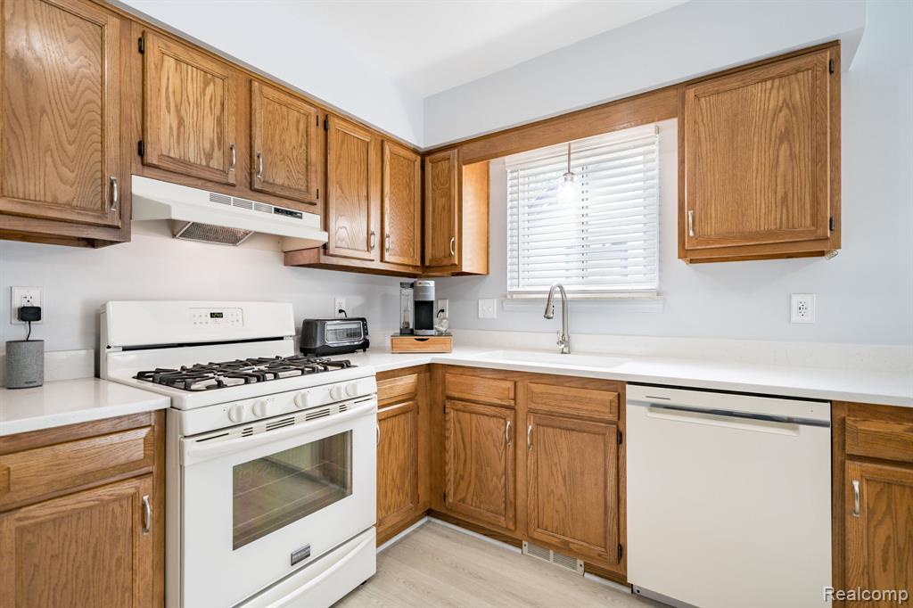 27860 Kaufman Street, Roseville, MI 48066 — Photo 12