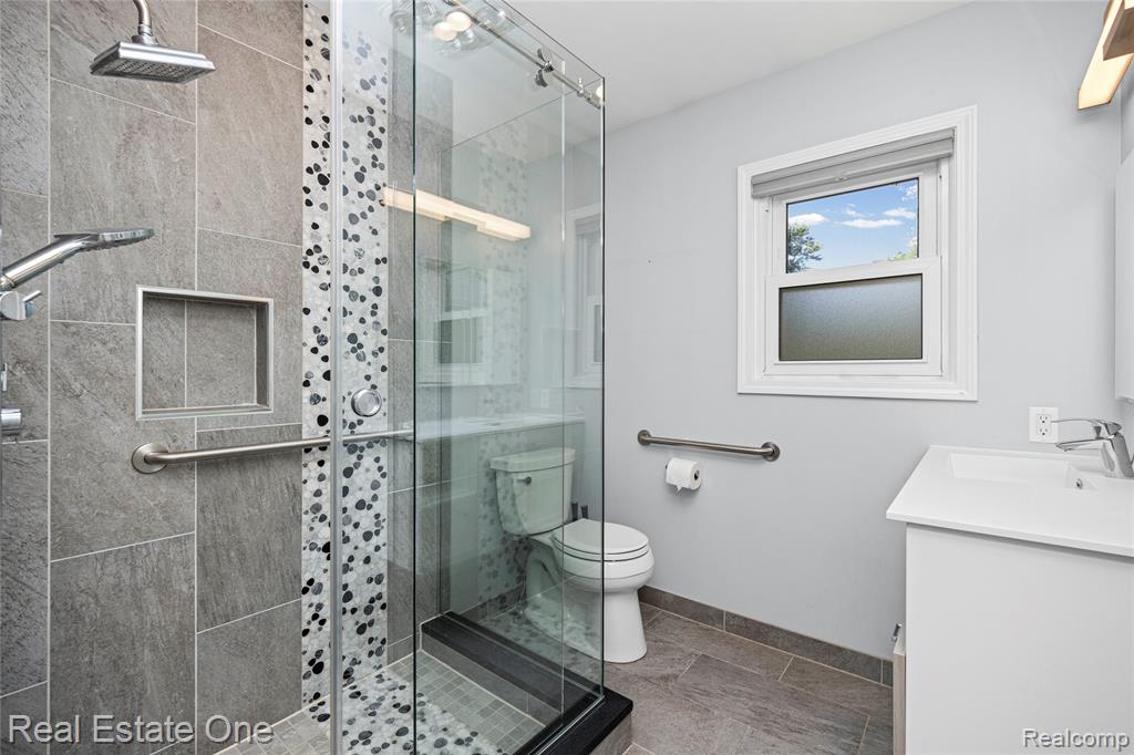 6740 Brockhurst Boulevard, West Bloomfield, MI — Photo 21