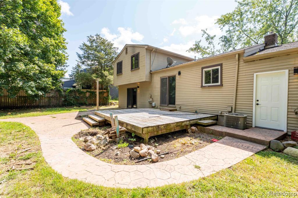 8962 Glasgow Drive, White Lake, MI — Photo 49