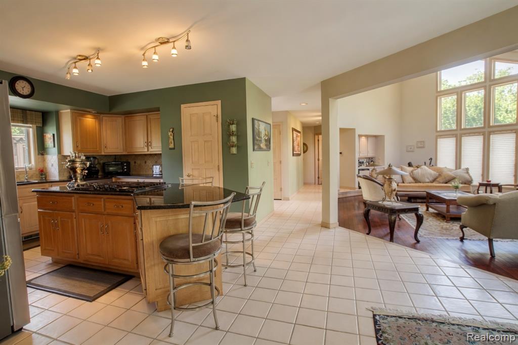 1305 Kings Pointe Road, Grand Blanc, MI 48439 — Photo 53