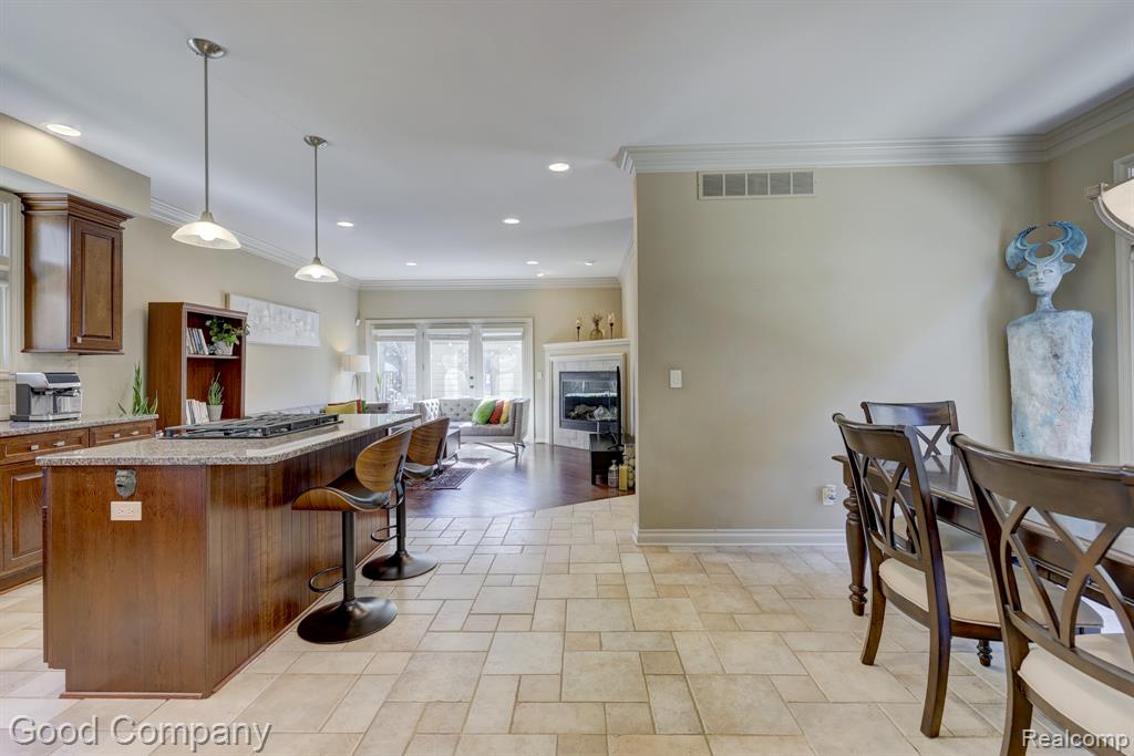 721 S Kenwood Avenue, Royal Oak, MI 48067 — Photo 2
