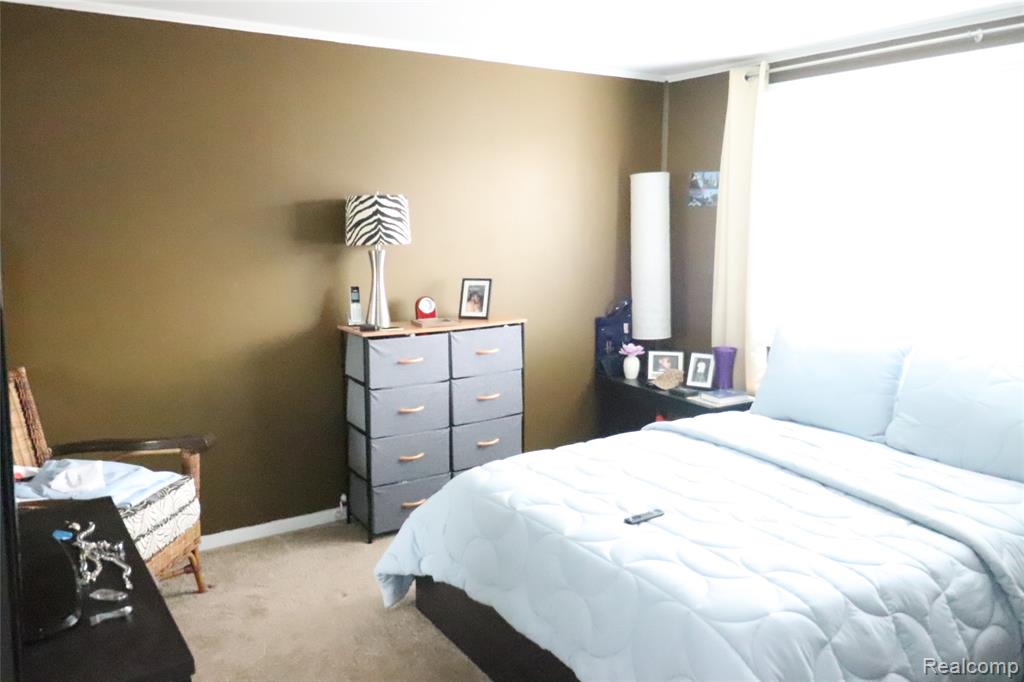 806 Estrada Drive, Belleville, MI 48111 — Photo 9
