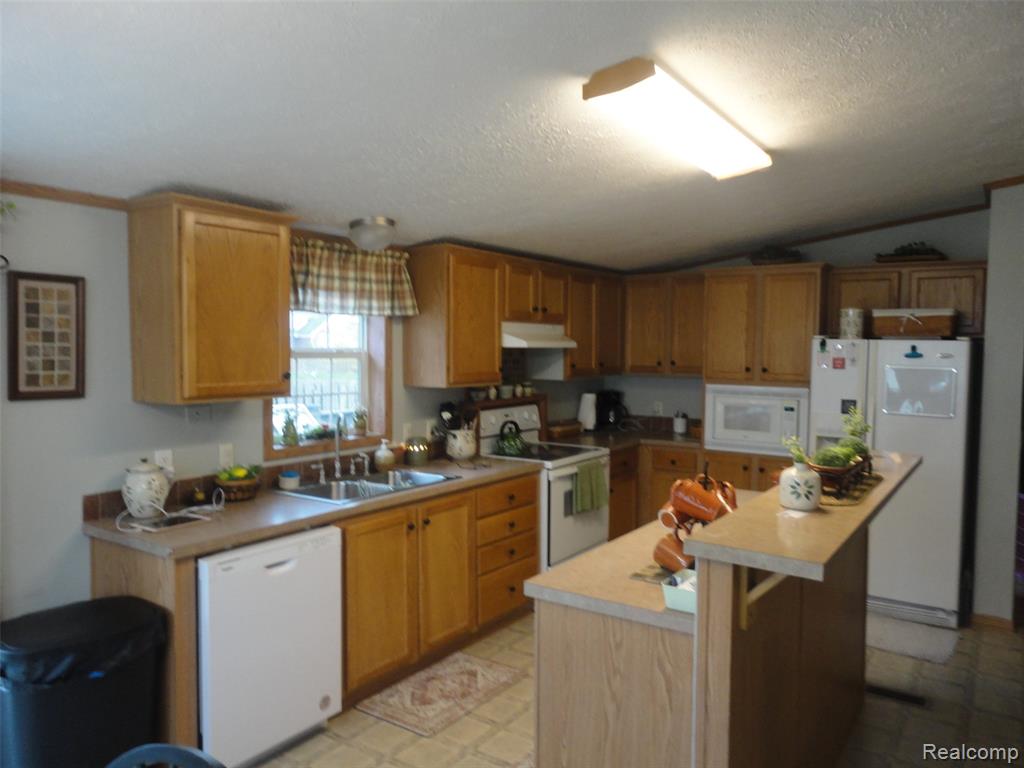 1092 Cameron Circle, Monroe, MI 48161 — Photo 9