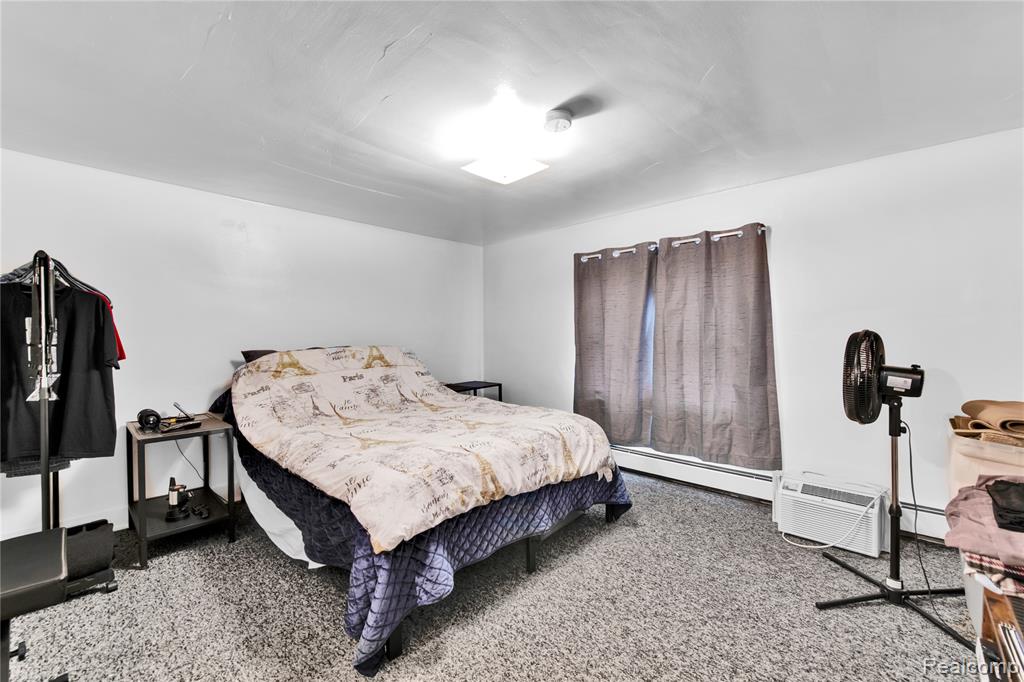 2952 PRYNNE Street, Keego Harbor, MI 48320 — Photo 23