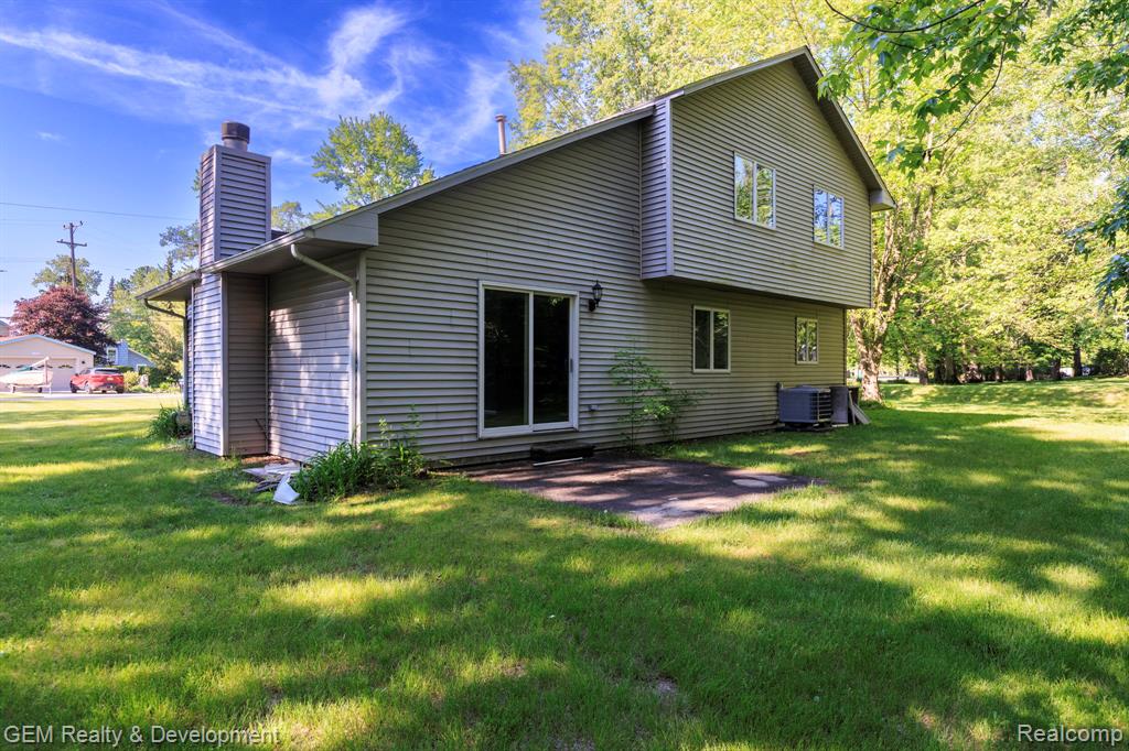 1111 Sarah Road, Pinckney, MI 48169 — Photo 34