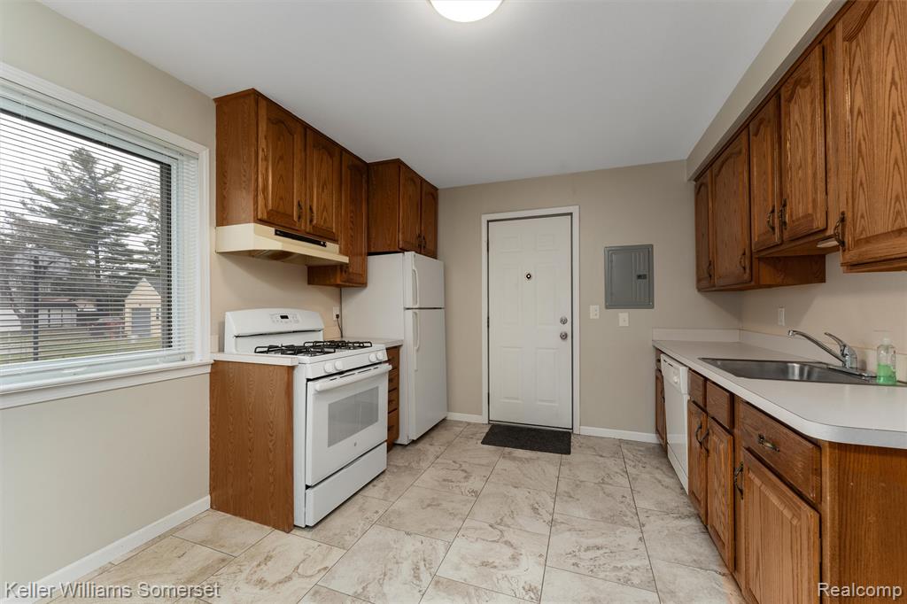 7263 Henry, Center Line, MI 48015 — Photo 16