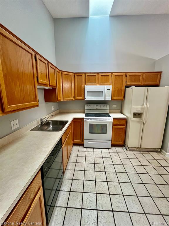 31160 Country Way, Farmington Hills, MI 48331 — Photo 13