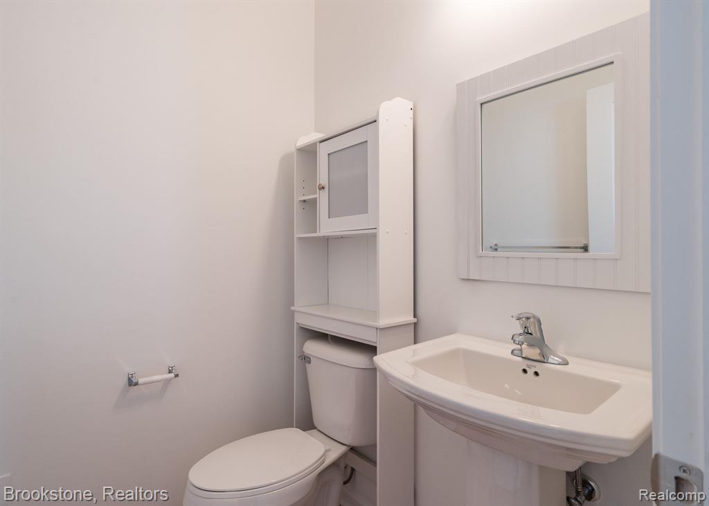 512 Midland Boulevard, Royal Oak, MI 48073 — Photo 16