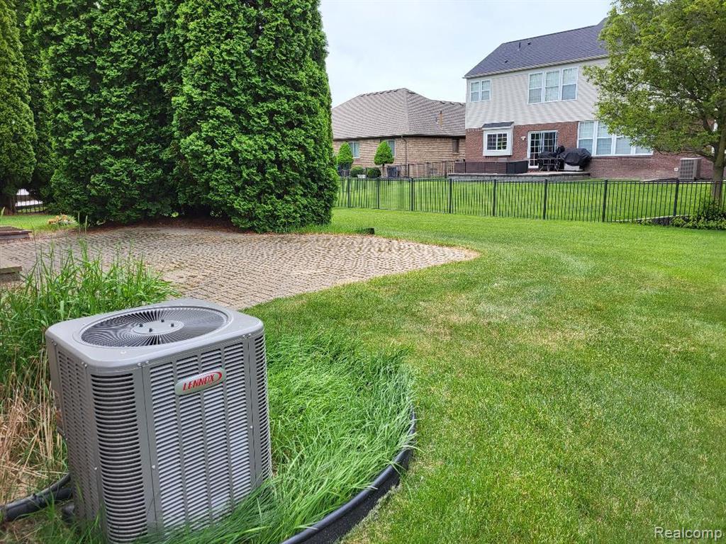 49515 Crusader, Macomb, MI 48044 — Photo 33