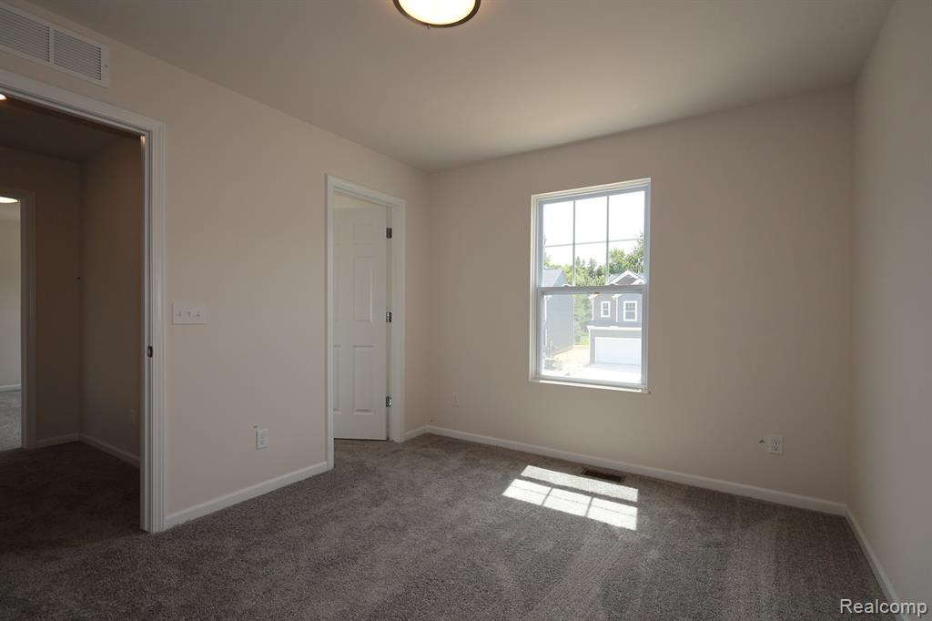 410 Hidden River W, Holly, MI 48442 — Photo 9