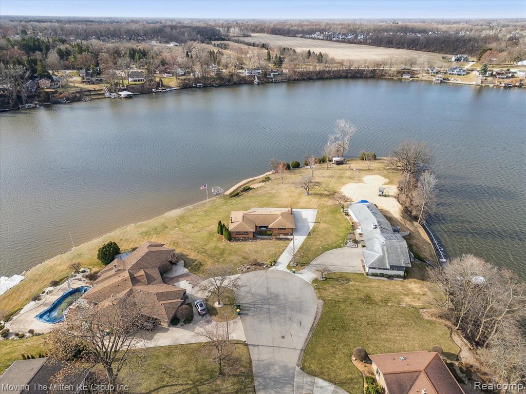 47853 N SHORE Drive, Van Buren, MI 48111 — Photo 56