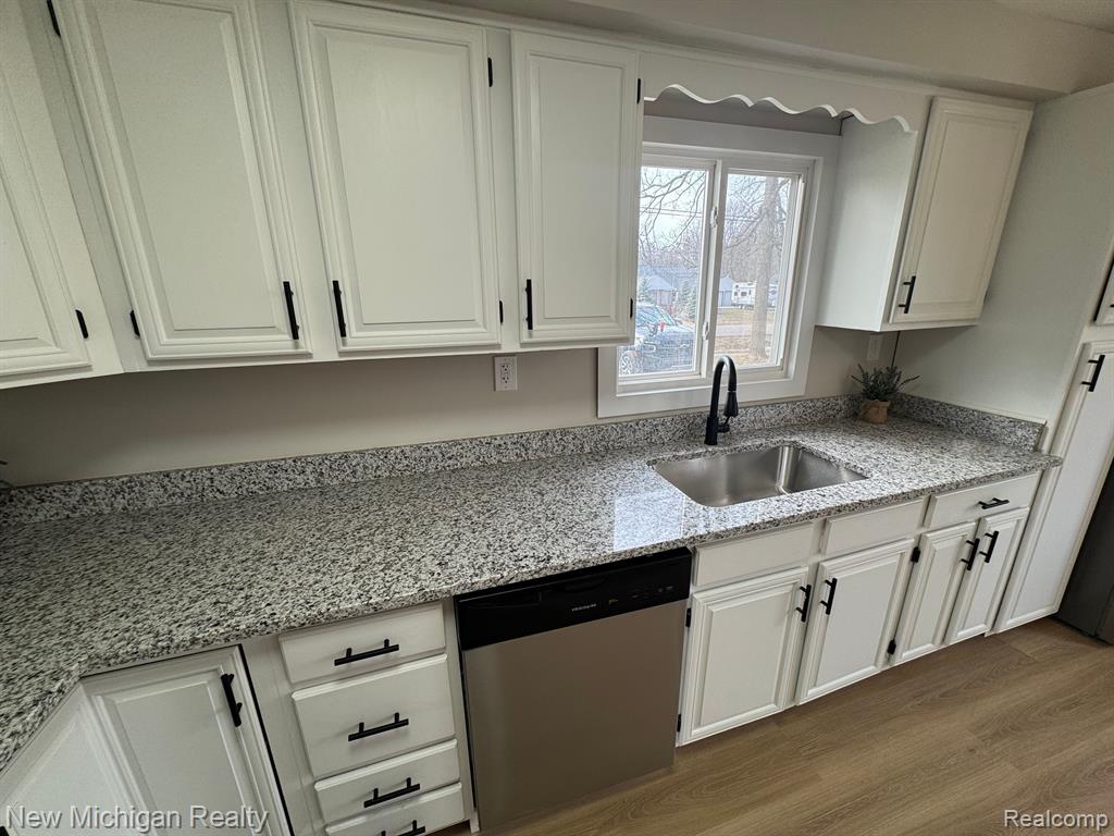 5390 BROBECK Street, Flint, MI 48532 — Photo 11