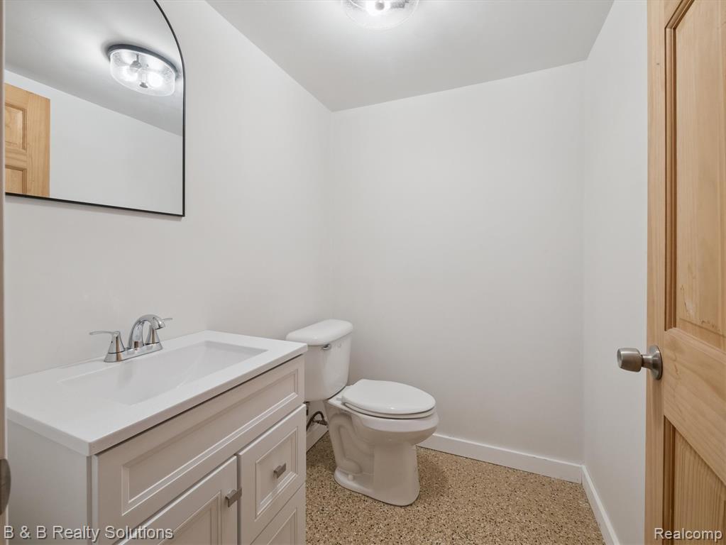 8560 Hough Road, Almont, MI 48003 — Photo 37