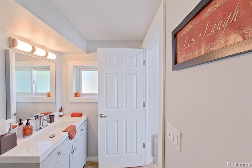 9388 DEXTER PINCKNEY, Pinckney, MI 48169 — Photo 29