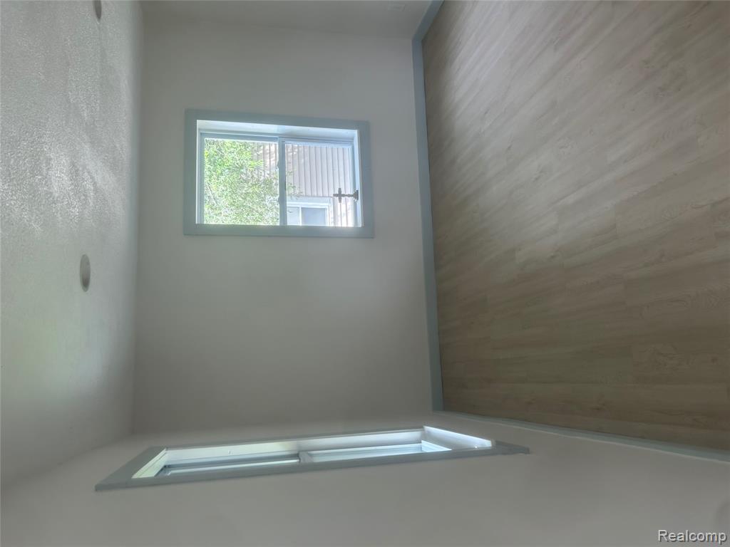 552 N Harris Road, Ypsilanti, MI 48198 — Photo 2