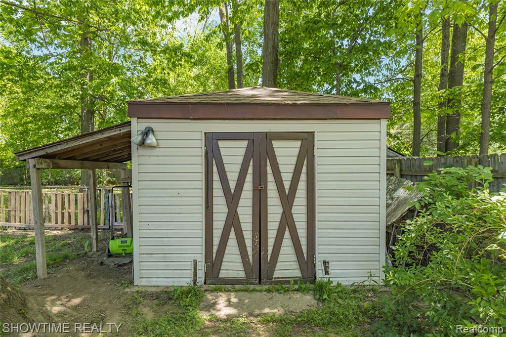 31720 Kelly Road, Roseville, MI 48066 — Photo 39