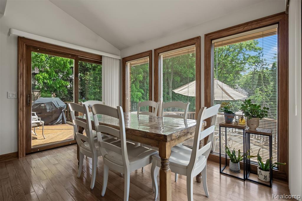 5863 Seville Circle, Orchard Lake Village, MI 48324 — Photo 18