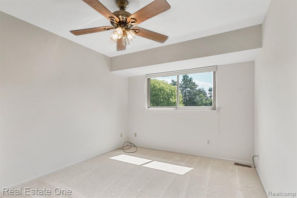 3856 Old Creek Road, 25, Troy, MI 48084 — Photo 27