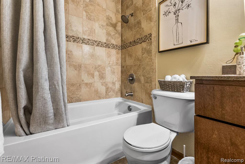 3388 Hogback Road, Fowlerville, MI 48836 — Photo 15