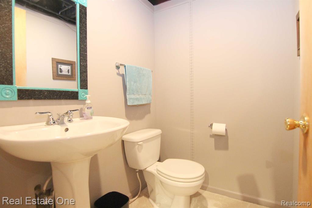 6749 ALDERLEY Way, West Bloomfield, MI — Photo 17