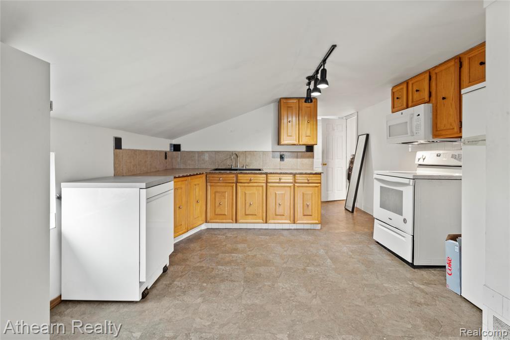 3053 Eastgate Street, Burton, MI 48519 — Photo 17