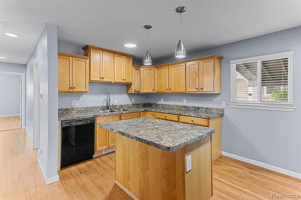 451 DARWIN Street, Westland, MI 48186 — Photo 31
