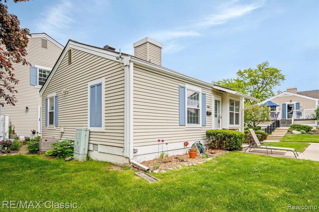 41722 ONAWAY Drive, Northville, MI 48167 — Photo 21