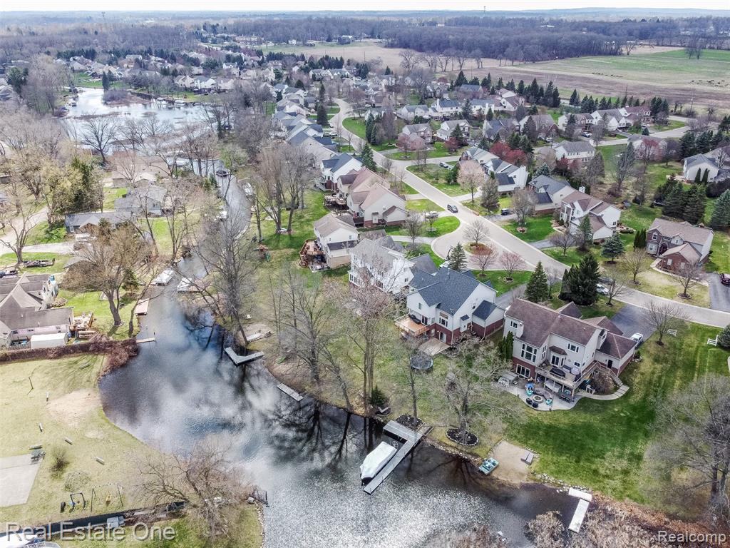 5716 Lancaster Lane, Commerce Twp, MI 48382 — Photo 9