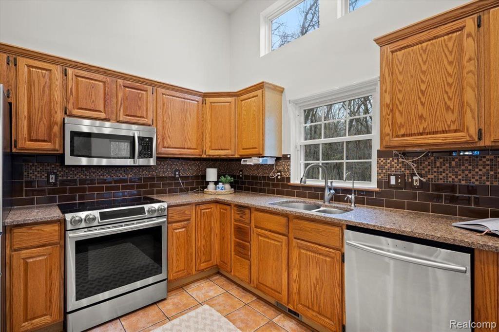 845 Rowlinson Lane, Ortonville, MI 48462 — Photo 22