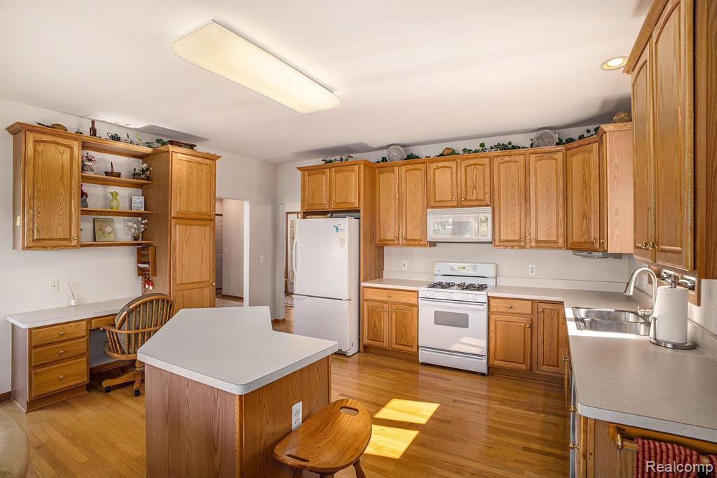 5887 MABLEY HILL Road, Fenton, MI 48430 — Photo 11