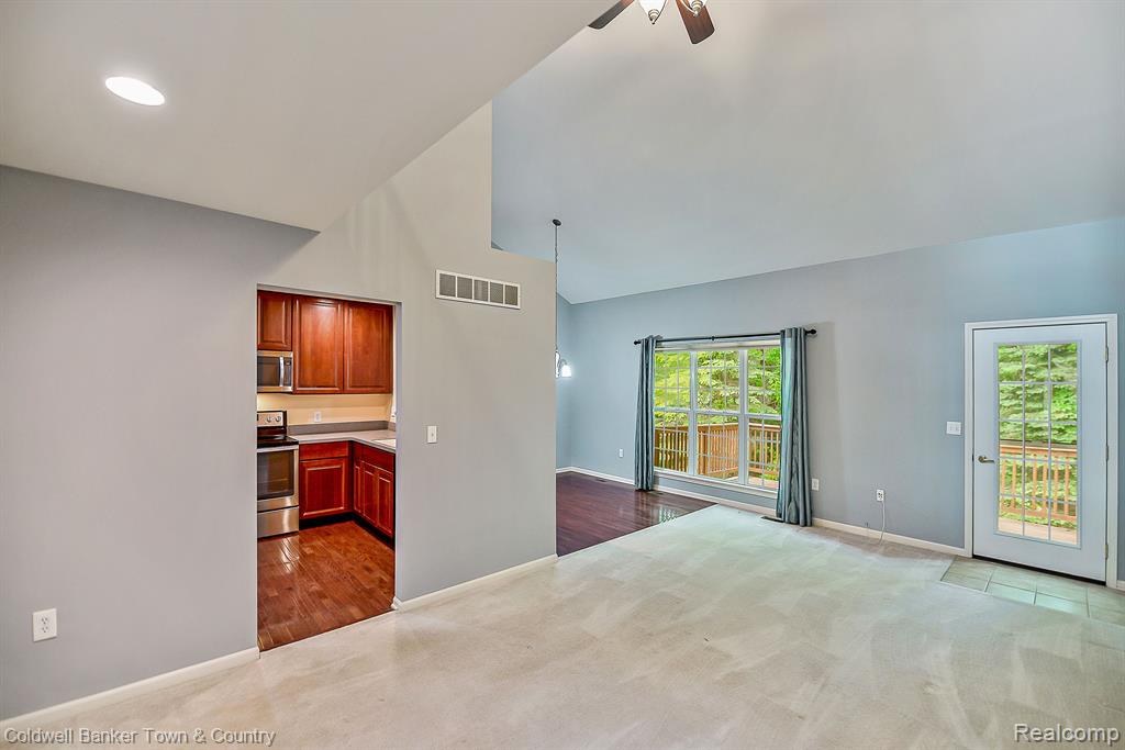 6711 CORTLAND Avenue, Brighton, MI 48114 — Photo 4