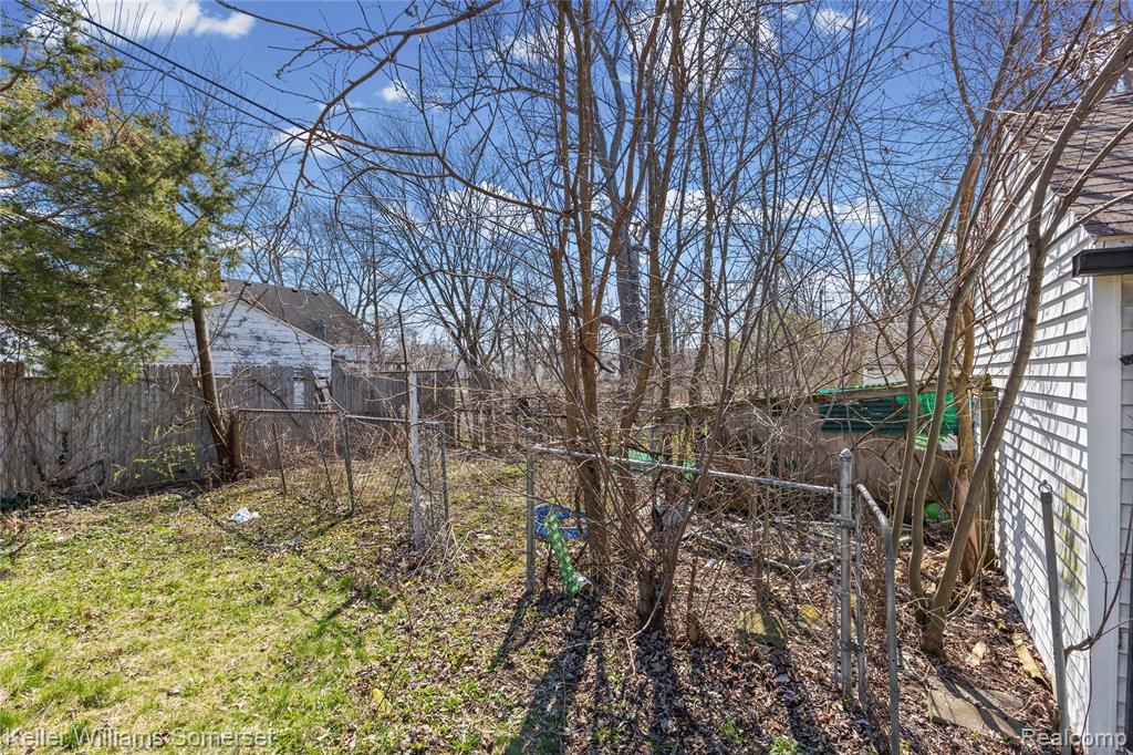 8626 Brace Street, Detroit, MI 48228 — Photo 32