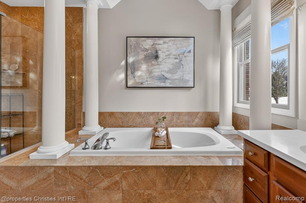 45653 TOURNAMENT Drive N, Northville, MI 48168 — Photo 24