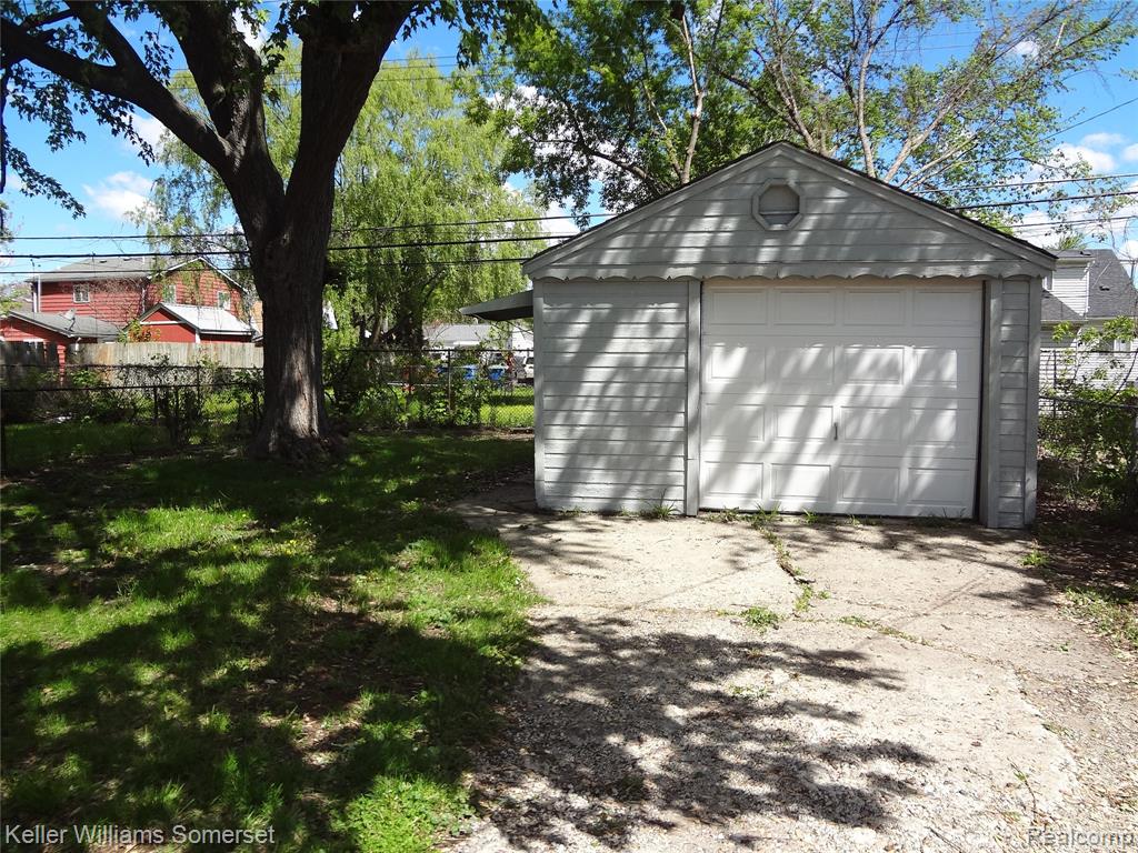 8127 Orchard Avenue, Warren, MI 48089 — Photo 20
