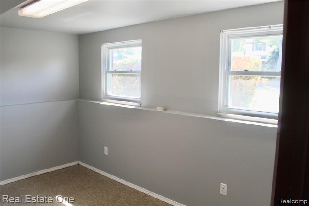 4549 Benjamin Drive, Sterling Heights, MI 48310 — Photo 22