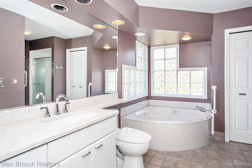26614 Humber Street, Huntington Woods, MI — Photo 32
