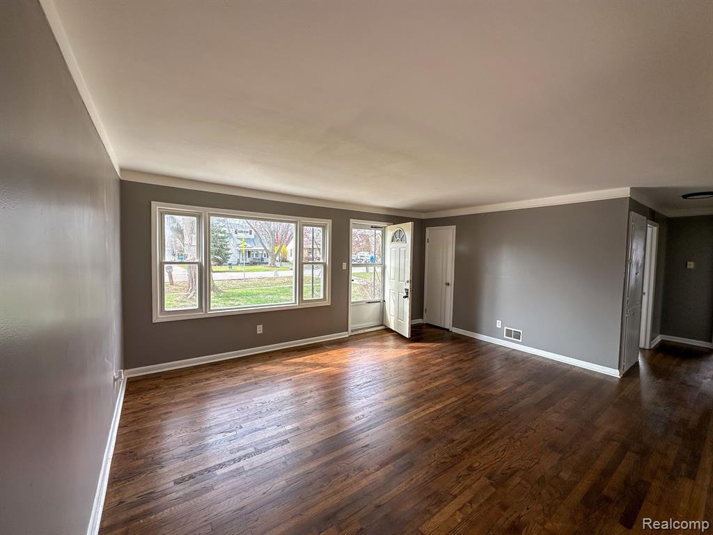 859 ROBINWOOD Drive, Troy, MI 48083 — Photo 3