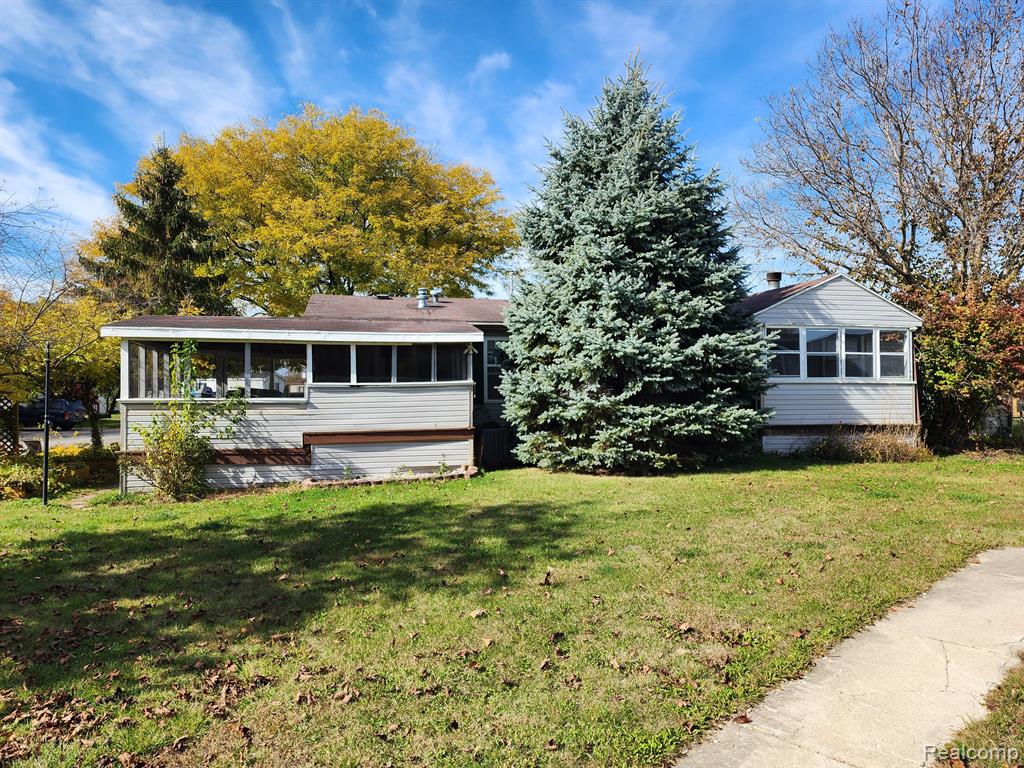 54 RIVERVIEW Drive, Erie, MI — Photo 3
