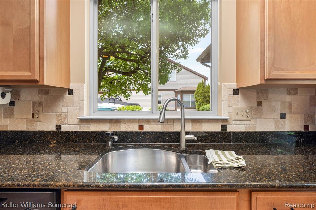 8354 Hummingbird, Commerce Twp, MI 48382 — Photo 28