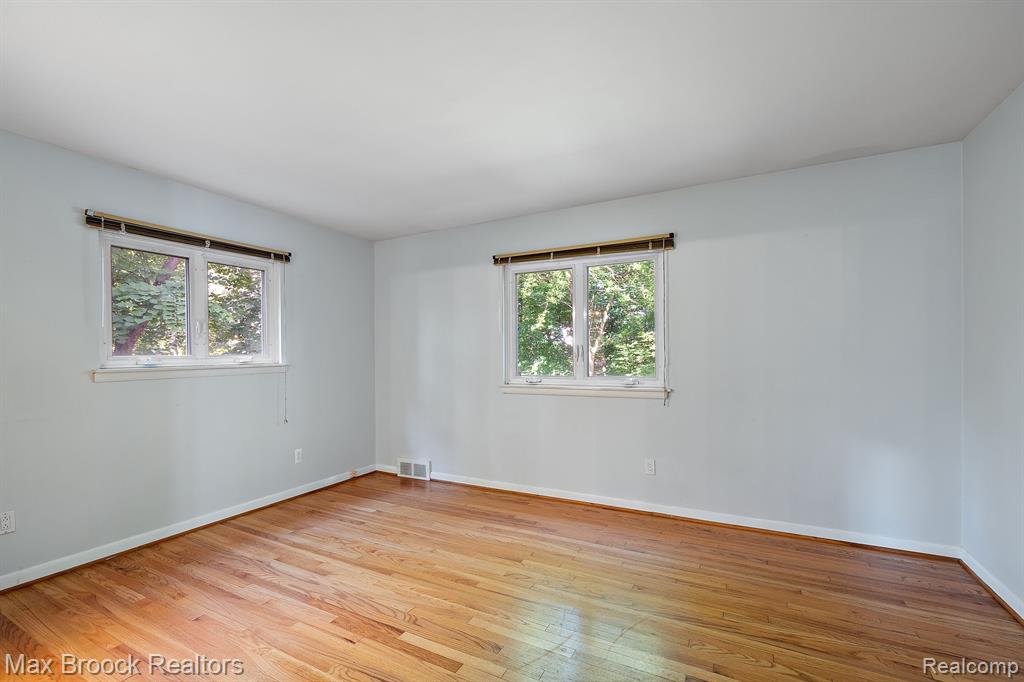 966 WOODLEA Street, Birmingham, MI 48009 — Photo 11