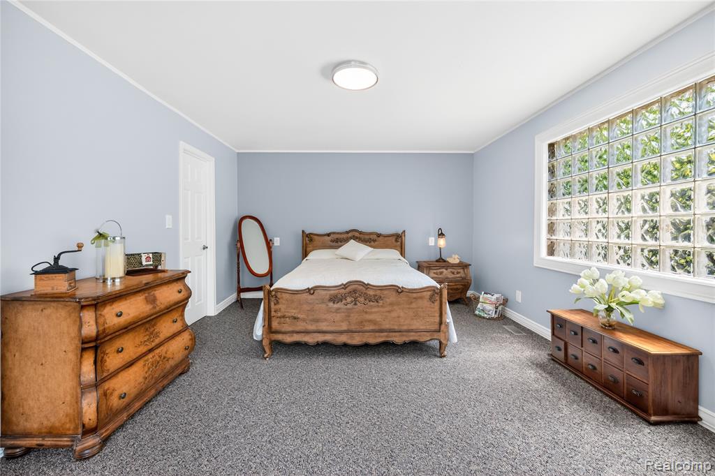 8733 Woodside Drive, Grosse Ile, MI 48138 — Photo 16