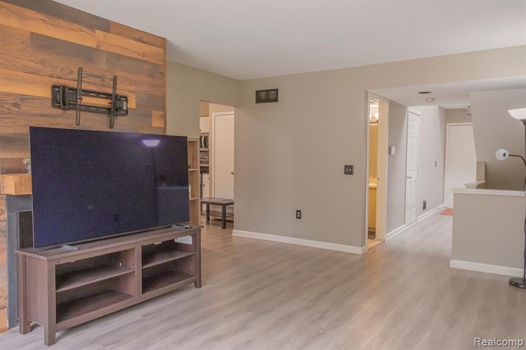 726 HAMILTON, Rochester Hills, MI 48307 — Photo 10