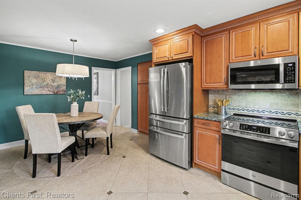 42356 Cotswold Court, Northville, MI, 48168